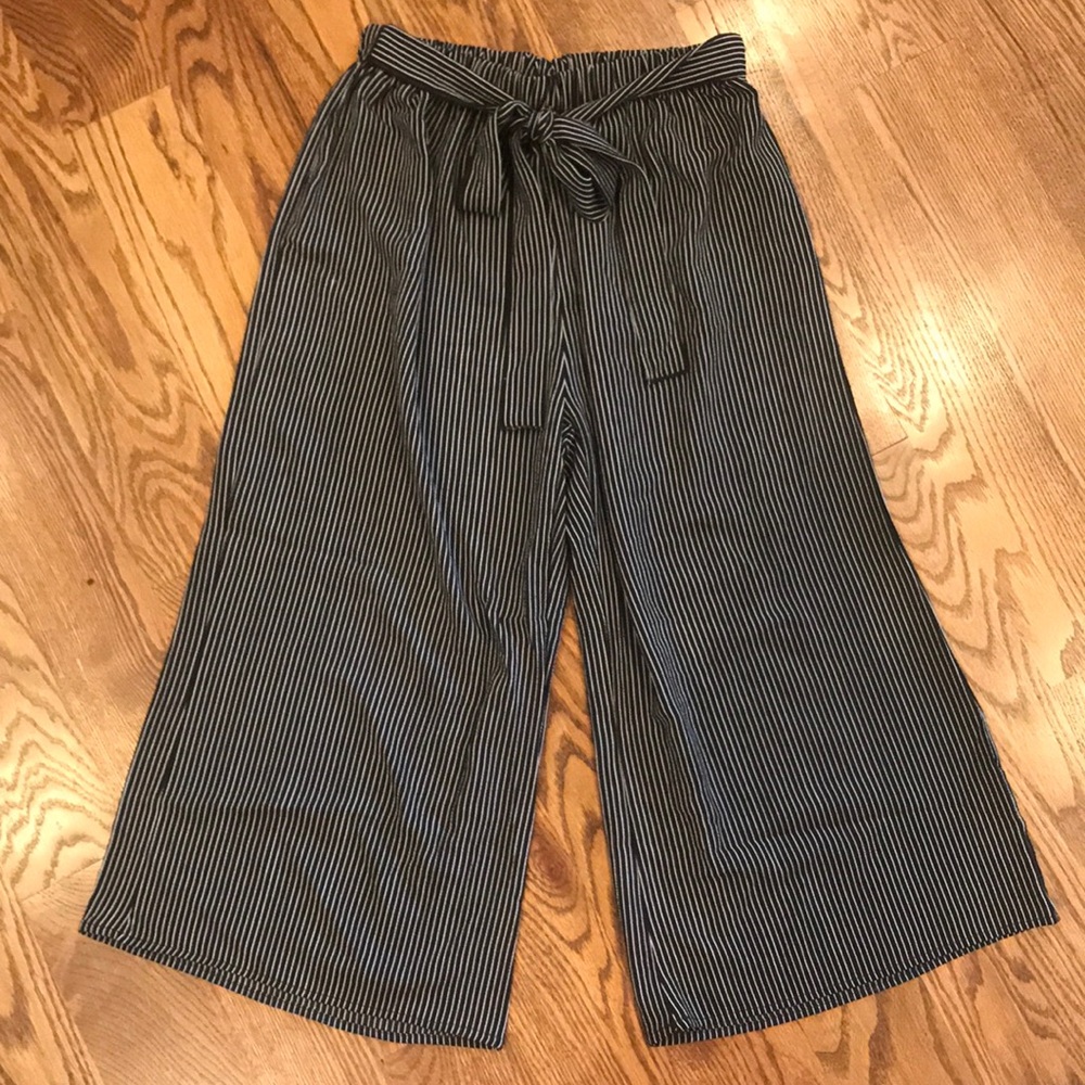 Women’s Wide leg Crop Pants